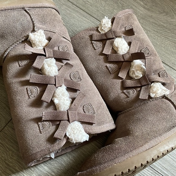 Kids Bow Uggs (sz1) - Picture 6 of 8
